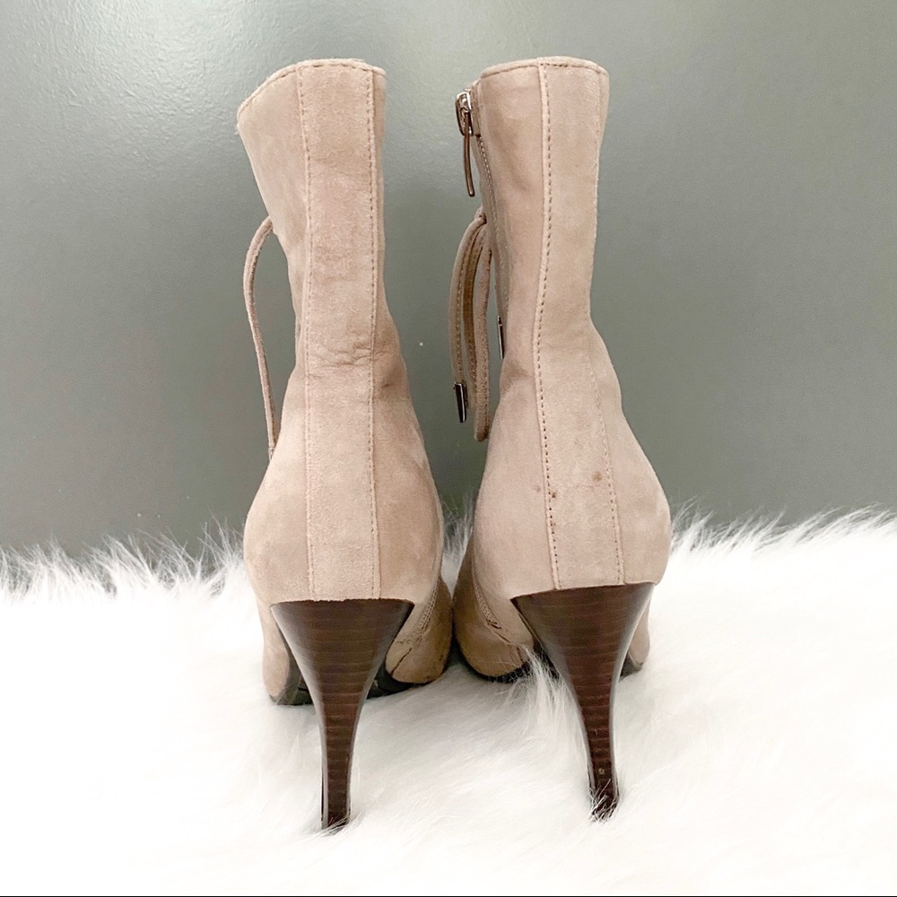 MARC FISHER Taupe Lace Up Ankle Heeled Boots 6 - Picture 5 of 6